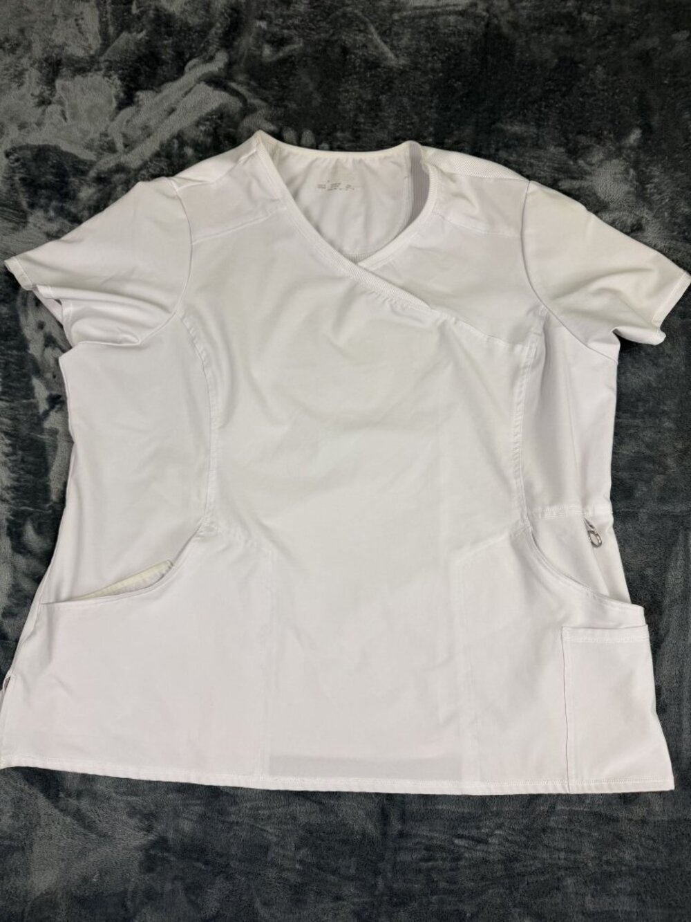 Cherokee Infinity Womens White V-Neck Pocket Scrub Top 3XL